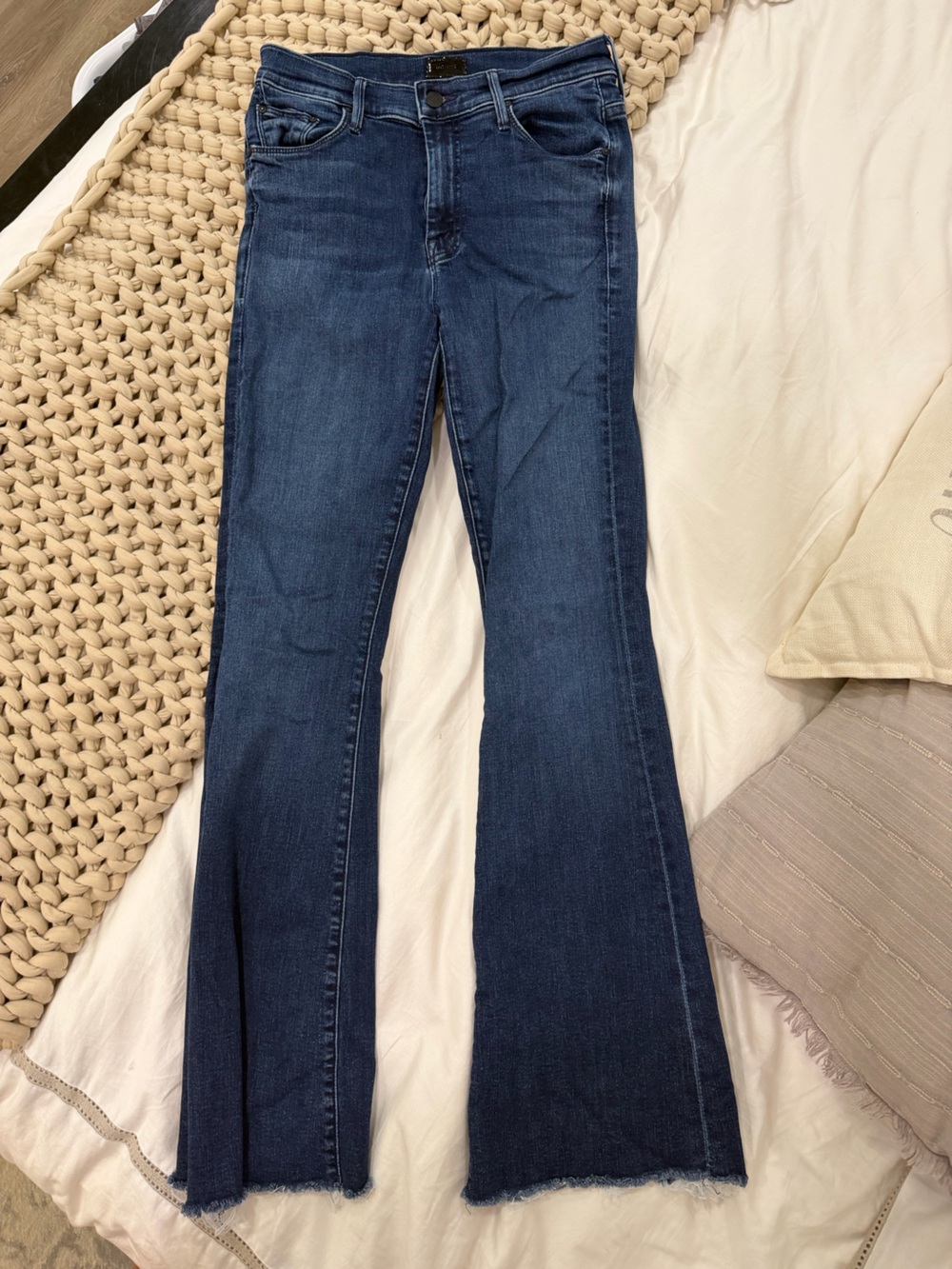 MOTHER Women's The Weekender Fray  Dark Indigo Flare Skinny Jeans “Mint Conditon